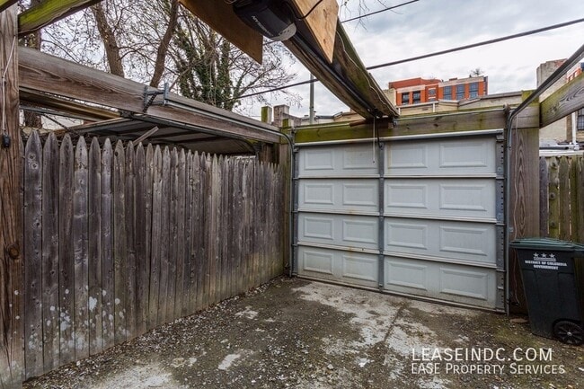 Building Photo - 231 K St NE