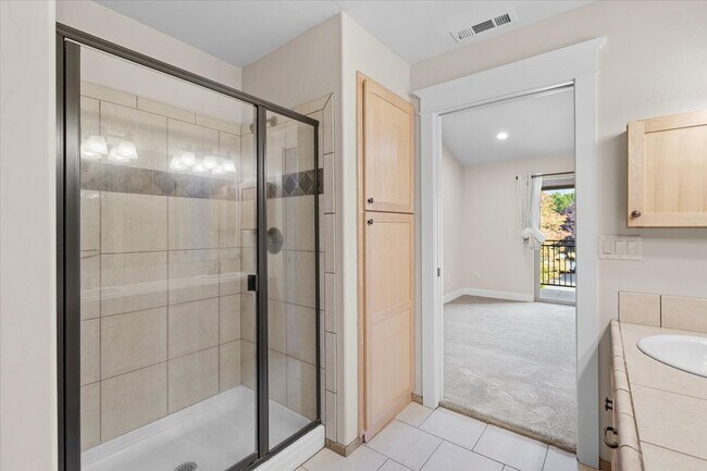 Building Photo - 1280 Ashford Way