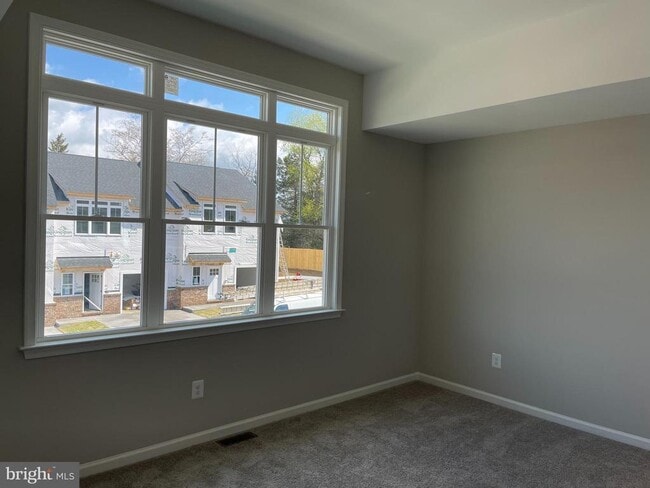 Building Photo - 114 Coralyrose Ct