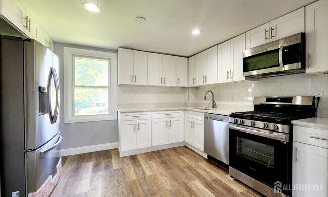 Building Photo - 111 Demorest Ave