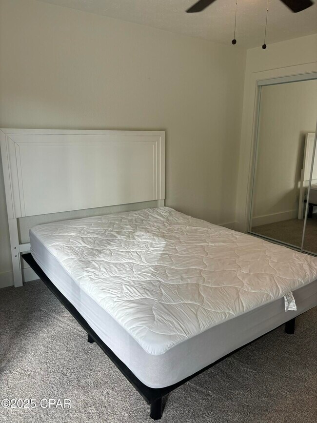 Building Photo - 2809 Lagoon Knoll Dr