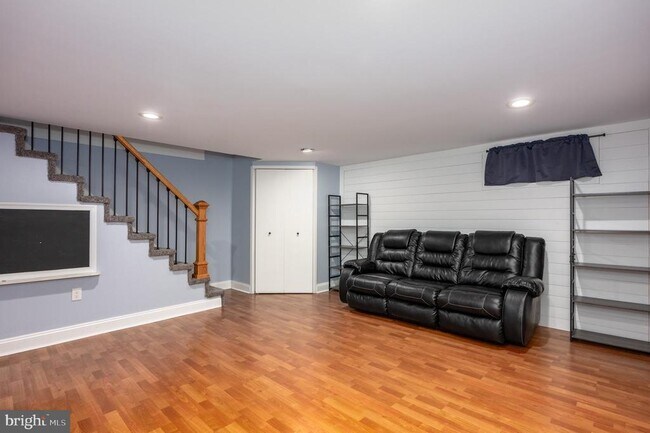 Building Photo - 427 Westham Way