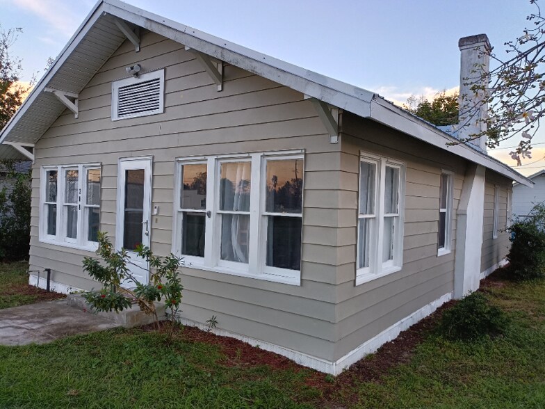 Building Photo - 308 W Smith Ave