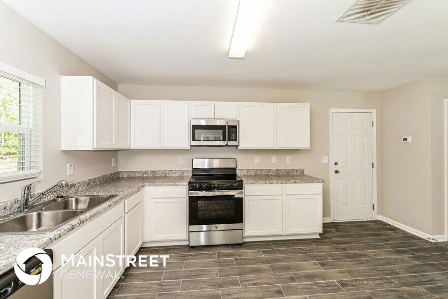 Building Photo - 245 Arthurs Ln