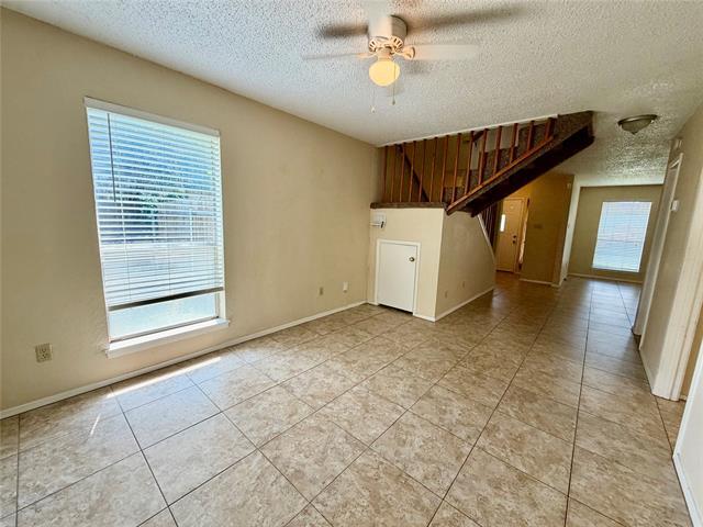 Building Photo - 1301 Lovell Dr