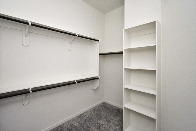 Building Photo - 939 Malibu Shr Ln