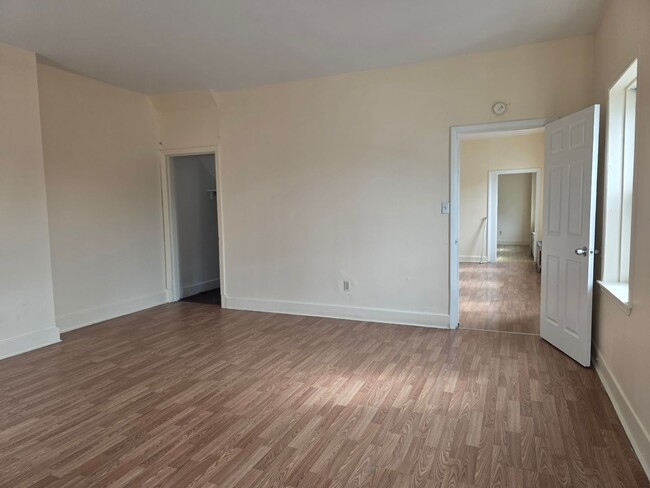 Building Photo - 100 N Franklin St