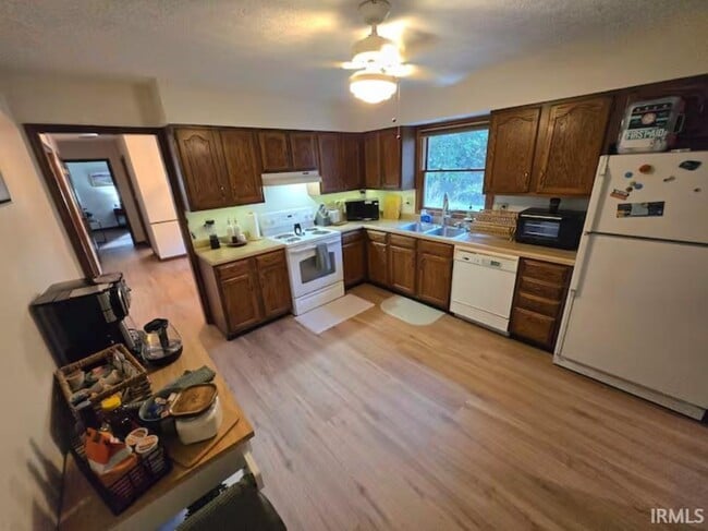 Building Photo - 1632 Sycamore Ct