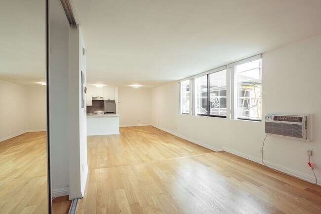 Interior Photo - West Knoll Plaza Apartments