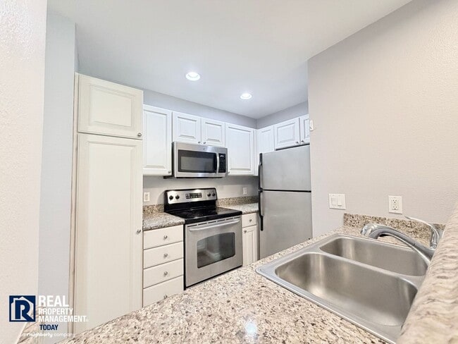 Building Photo - 2609 S 272nd St