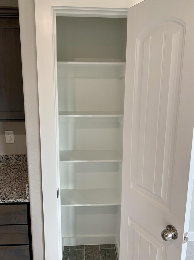 Building Photo - 442 Rama St