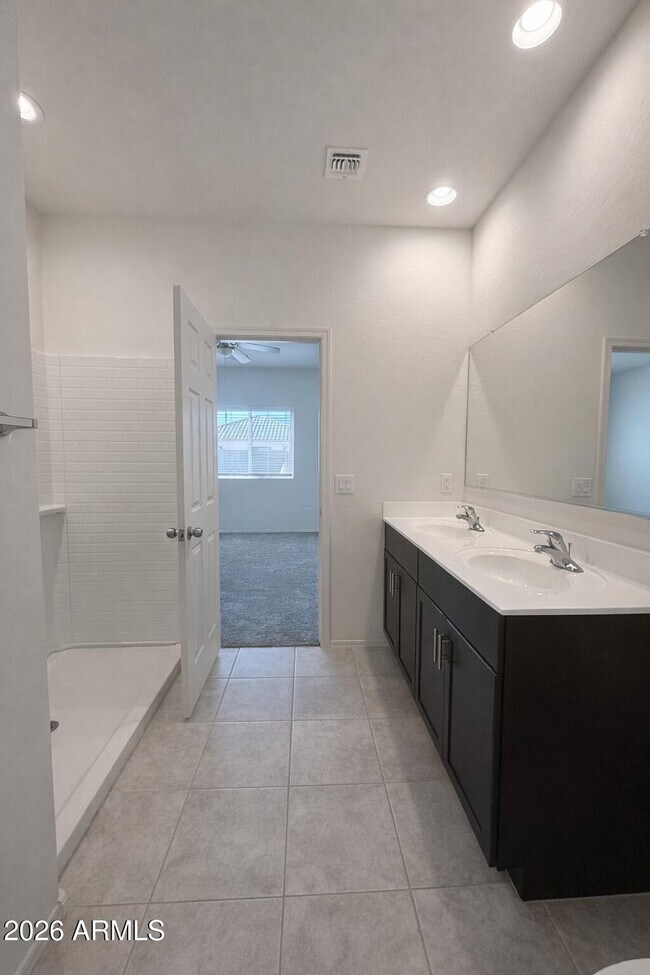 Building Photo - 5032 S 251st Dr