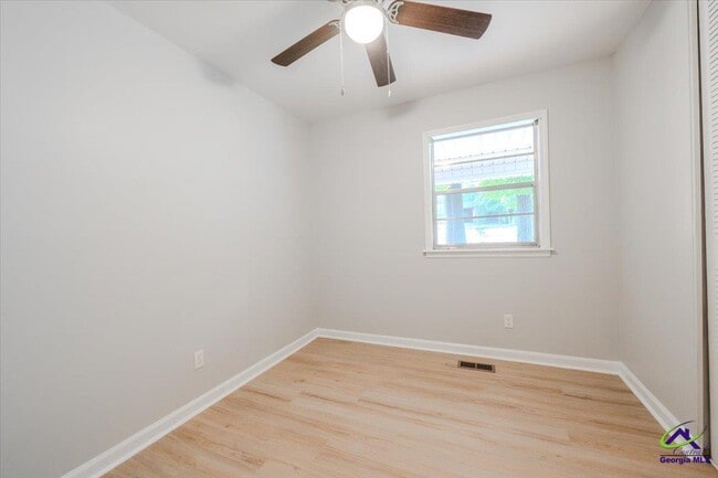 Building Photo - 308 Juniper Rd