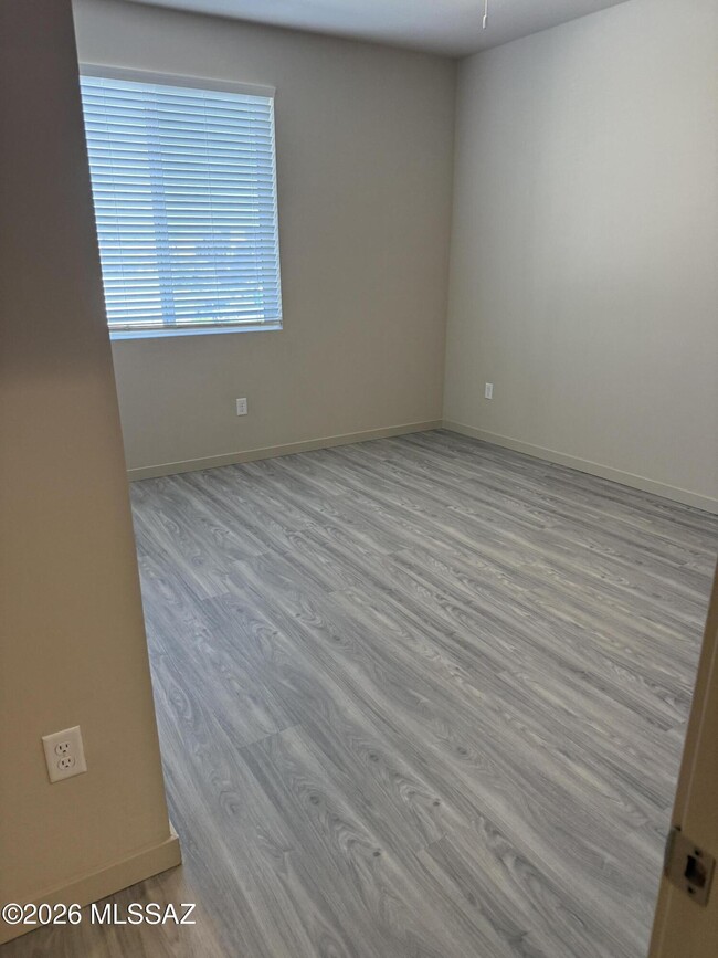 Building Photo - 8829 N Sherry Cervi Wy