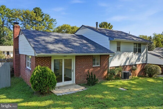 Building Photo - 8009 Gosport Ln