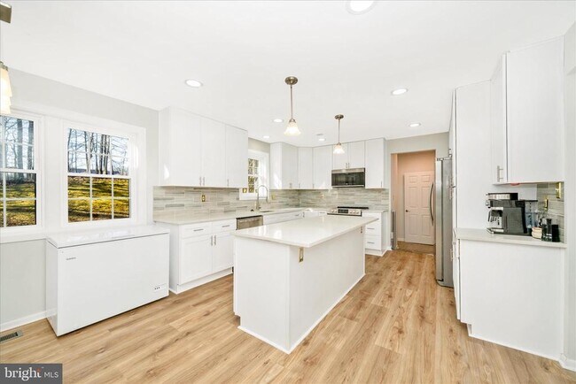 Building Photo - 3105 Glissade Ct