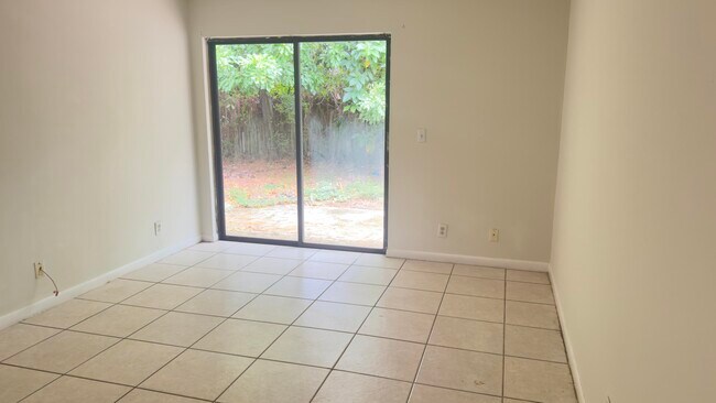 Building Photo - 1119 Goldenrod Rd