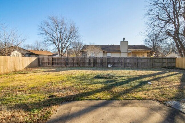 Building Photo - 2823 S 138th E Ave