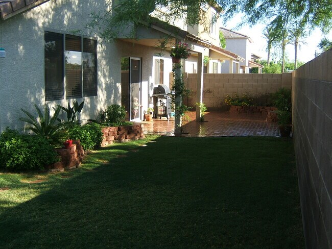 Building Photo - 1165 S Red Rock Ct