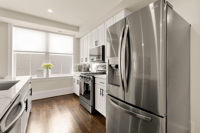 Building Photo - 1305 30th St NW