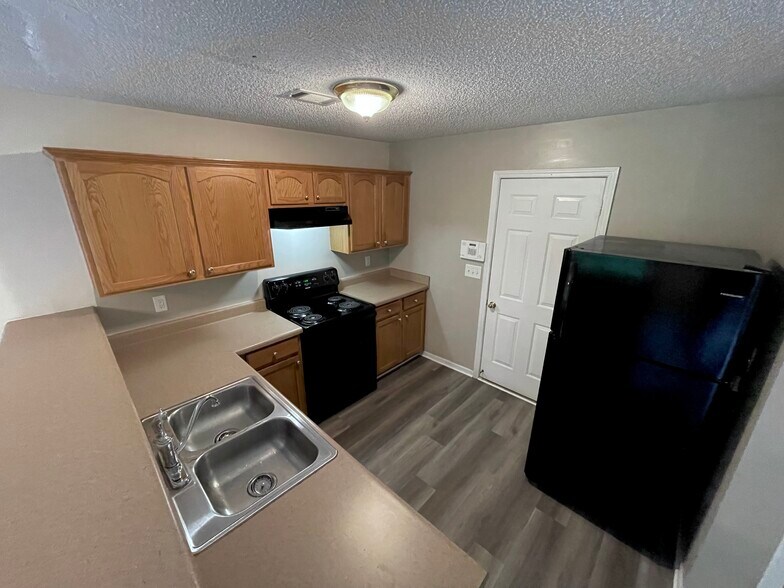 Building Photo - 7134 Georges Way