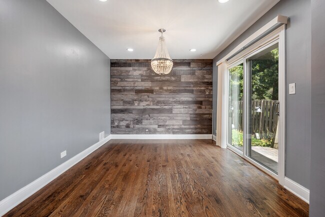 Building Photo - 713 Acadia Ct