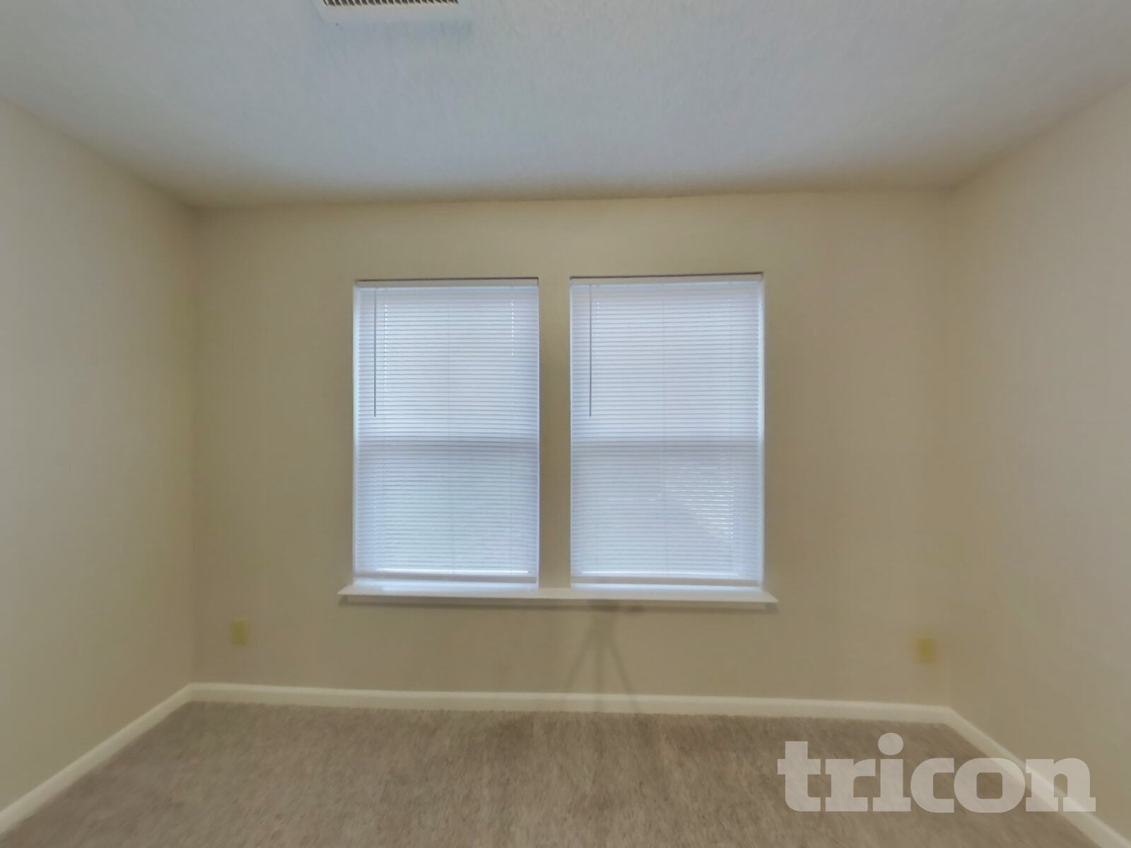 Building Photo - 2322 Edgewater Cir