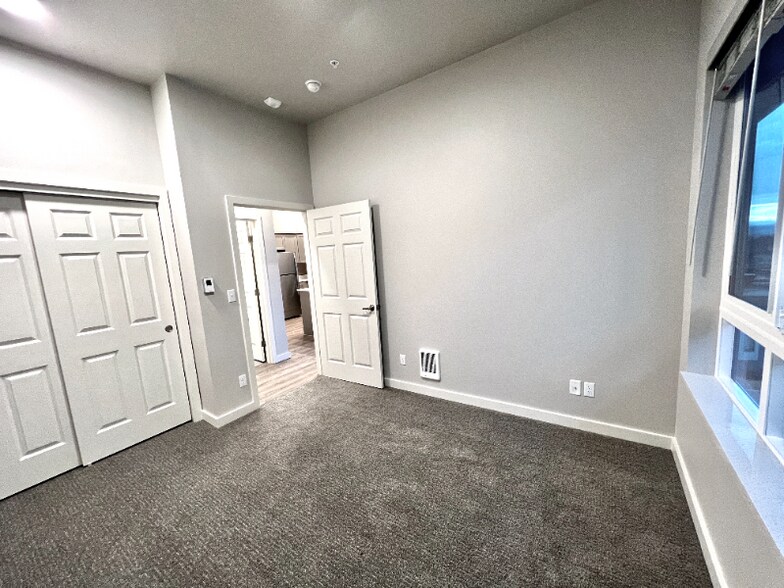 Building Photo - 2330 Yakima Ct