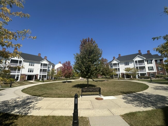 Primary Photo - 1078 W Summerfield Gln Cir