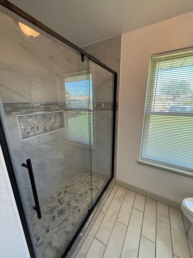 Building Photo - $200 off your move in by 10/1!  Completely...