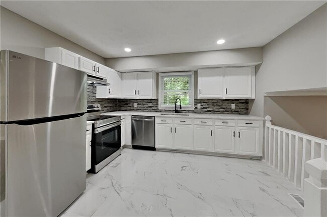 Building Photo - 798 Brownlee Ln