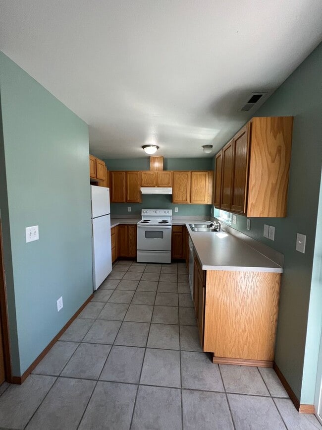Building Photo - Non-Refundable & Security Deposit Total: $...