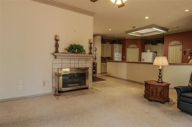 Building Photo - 2 Robin Trail