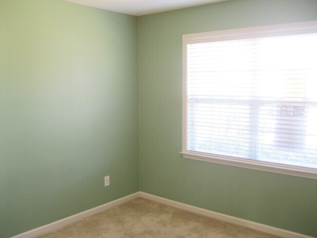 Building Photo - 1005 Dayton Ct