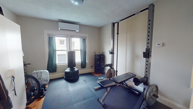 Building Photo - 37 Willis Ave