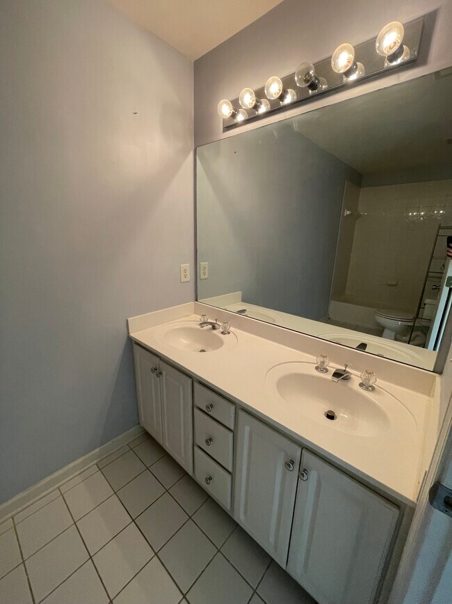 Building Photo - 1273 Harris Commons Pl