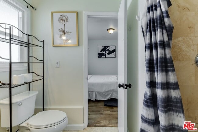 Building Photo - 11257 Collett Ave