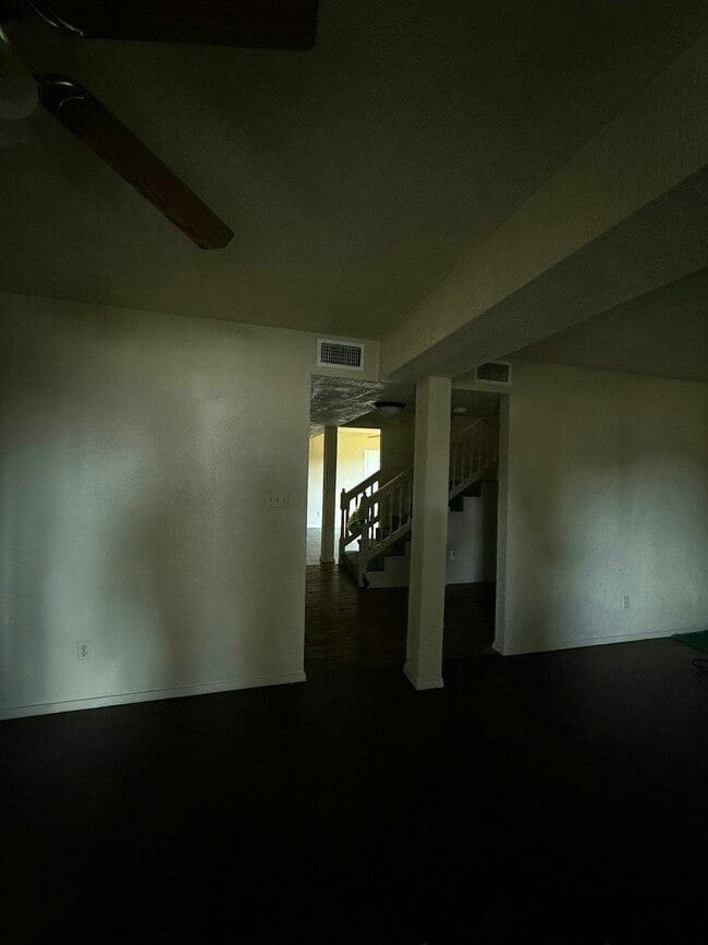 Building Photo - 105 W Stegall Dr