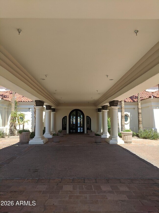 Building Photo - 1321 N Jamaica Way