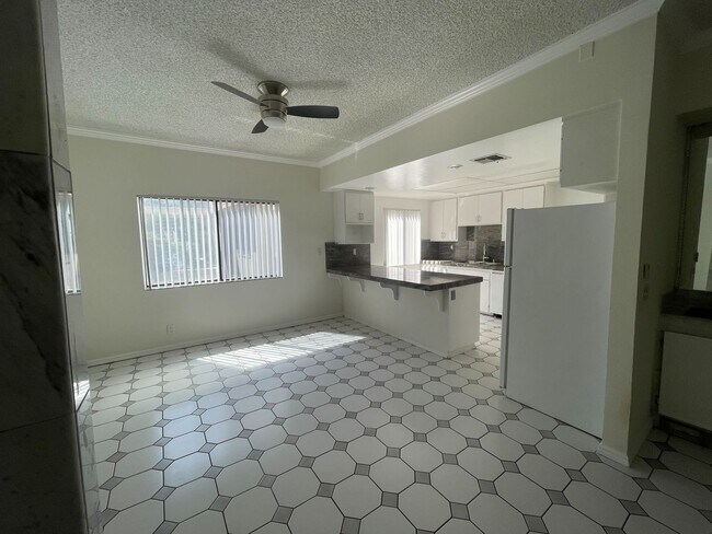 Building Photo - Beautiful 3-Bed/3-Bath Van Nuys Condo – Sp...