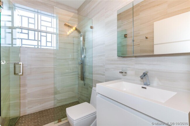 Building Photo - 15438 SW 23rd Ln