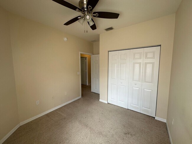 Building Photo - 4/2/2 Beautiful Condo