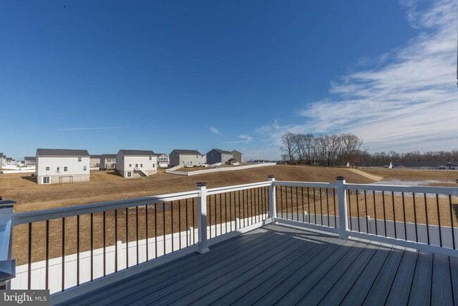 Building Photo - 210 Eternal Way