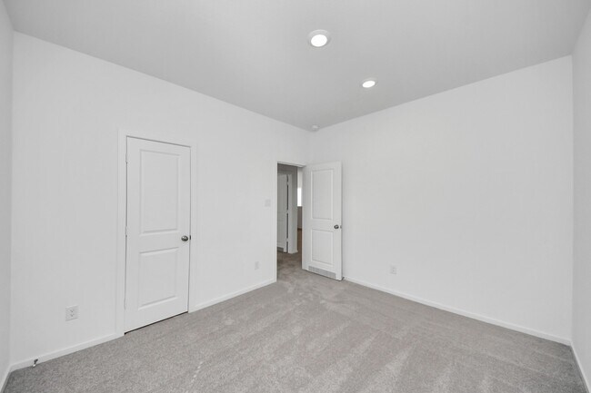 Building Photo - 3040 Ash Ray Dr