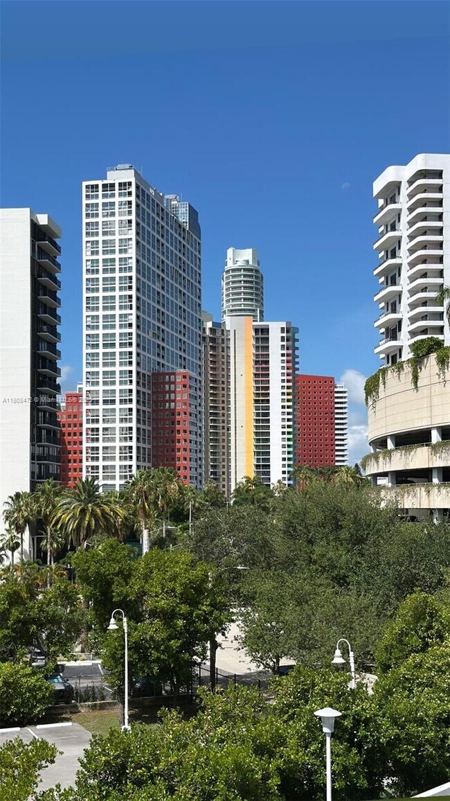 Building Photo - 1408 Brickell Bay Dr