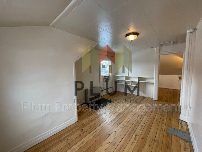 Building Photo - 807 Bulwer St