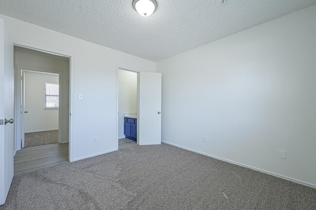 Building Photo - 10906 Penrith Ln