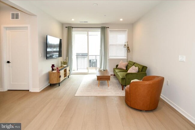 Building Photo - 4771 Sully Pt Ln