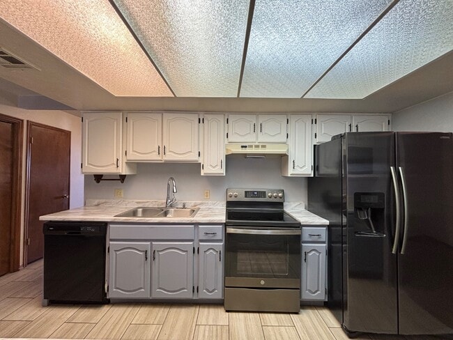 Building Photo - 34 E 350 N
