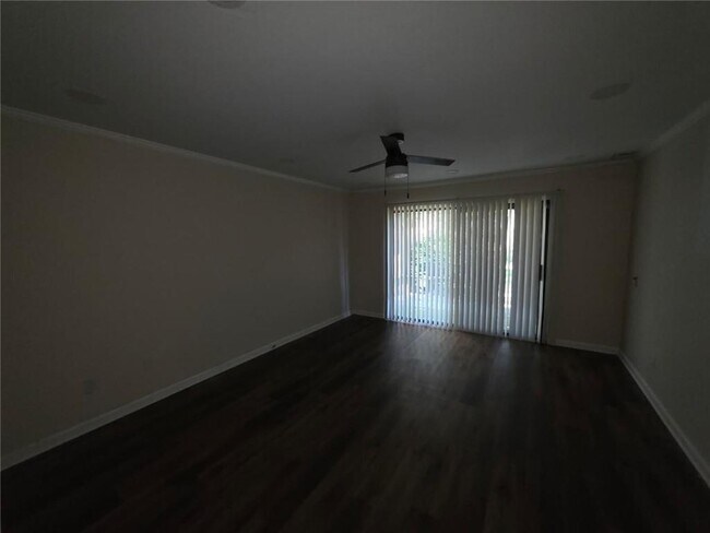 Building Photo - 76 Willowick Dr